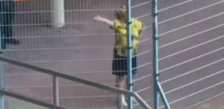 WYSTĘP TANECZKI fanki Wieczystej na meczu z Piastem xD [VIDEO]